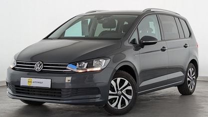 Używany VW Touran Active 150 KM (110 kW) 2022 Szary Minivan