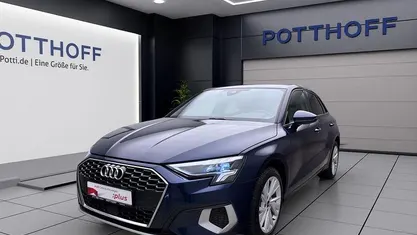 Gebraucht Audi A3 Advanced Plus 116 PS (85 kW) 2023 Navarrablau metallic Limousine