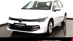 Weiß Gebraucht 2024 VW Golf VIII Life Limousine | 23.500 € (Guter Preis)