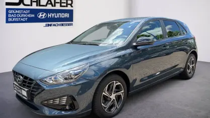 Gebraucht Hyundai i30 Edition 30 120 PS (88 kW) 2022 Blau Limousine