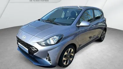 Usata Hyundai i10 Trend 63 CV (46 kW) 2025 Blu Utilitaria