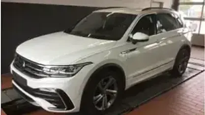 Gebraucht VW Tiguan R-line 150 PS (110 kW) 2023 Weiß SUV