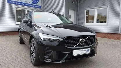 Schwarz Gebraucht 2023 Volvo XC60 Plus SUV | 43.900 € (Fairer Preis)