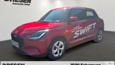 Burning red pearl metallic Gebraucht 2024 Suzuki Swift Comfort Kleinwagen | 18.550 € (Fairer Preis)