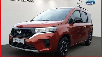 Neu Nissan Townstar Tekna 131 PS (96 kW) 2025 Orange Kombi