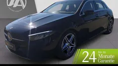 Kosmosschwarz Gebraucht 2024 Mercedes A200 AMG Limousine | 31.934 € (Fairer Preis)