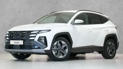 Neu Hyundai Tucson Trend 239 PS (175 kW) 2025 Atlas white SUV