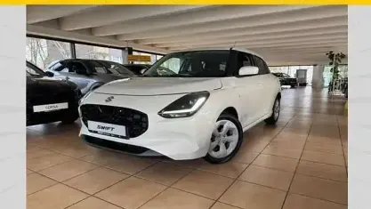 Gebraucht Suzuki Swift Comfort 83 PS (61 kW) 2024 Pure white pearl metallic Kleinwagen