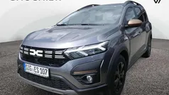 Dolomitgrau (grau) Gebraucht 2024 Dacia Jogger Extreme Van / Kleinbus | 21.500 € (Fairer Preis)