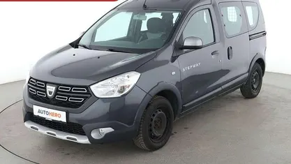 Grau Gebraucht 2021 Dacia Dokker Stepway Van / Kleinbus | 16.230 € (Fairer Preis)