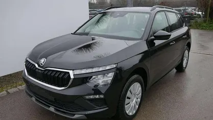Blackmagic perleffekt Neu 2025 Skoda Kamiq Selection SUV | 23.390 € (Guter Preis)