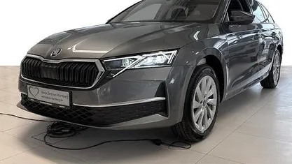 Neu Skoda Octavia Selection 150 PS (110 kW) 2025 Grau Kombi
