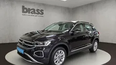 Deep black perleffekt Gebraucht 2024 VW T-Roc Style SUV | 29.400 € (Fairer Preis)