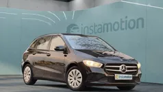 Schwarz Gebraucht 2022 Mercedes B250e Van / Kleinbus | 23.450 € (Fairer Preis)