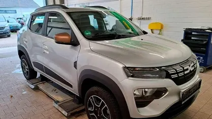 Gebraucht 2023 Dacia Spring Extreme Kleinwagen | 12.998 € (Fairer Preis)