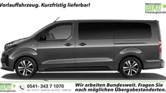 Kapari grün metallic Neu 2025 Peugeot Traveller Allure Van / Kleinbus | 46.141 € (Fairer Preis)