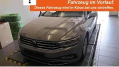 Grau Gebraucht 2022 VW Passat Business Kombi | 23.390 € (Fairer Preis)
