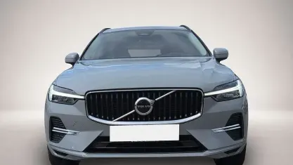Gebraucht Volvo XC60 Core 250 PS (183 kW) 2024 Grau SUV