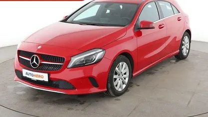 Gebraucht Mercedes A180 Style 122 PS (89 kW) 2015 Rot Limousine