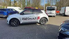 Perlmuttweiß mit dach in bl Gebraucht 2024 Renault R5 Komfort Kleinwagen | 32.900 € (Fairer Preis)