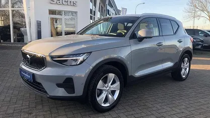 Grau Gebraucht 2025 Volvo XC40 Core SUV | 35.860 € (Fairer Preis)