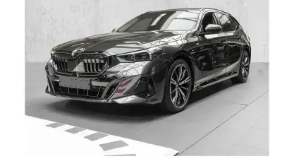 Gebraucht BMW 520 Comfort Edition 197 PS (144 kW) 2025 Grau Kombi