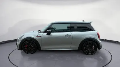 Używany Mini John Cooper Works 231 KM (169 kW) 2023 Srebrny Hatchback
