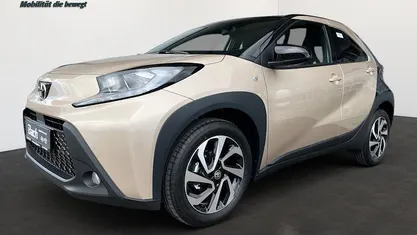 Beige Gebraucht 2025 Toyota Aygo X SUV | 17.940 € (Fairer Preis)