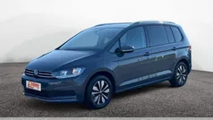 Grau Gebraucht 2024 VW Touran S Van / Kleinbus | 30.997 € (Fairer Preis)