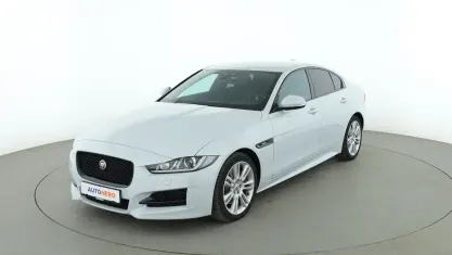 Gebraucht Jaguar XE R-Sport 300 PS (220 kW) 2019 Weiß Limousine