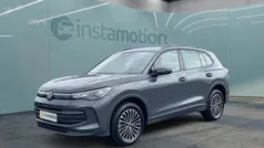 Grau Gebraucht 2024 VW Tiguan Life SUV | 41.195 € (Guter Preis)