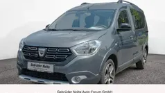 Grau Gebraucht 2018 Dacia Dokker Celebration Van | 10.790 €