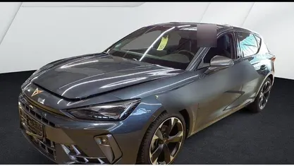 Grau Gebraucht 2025 Cupra Leon Limousine | 30.475 € (Guter Preis)