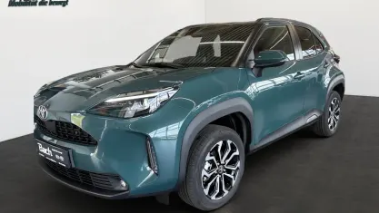 Neu Toyota Yaris Cross 131 PS (96 kW) 2026 Grün SUV