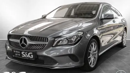 Gebraucht Mercedes CLA220 Shooting Brake 177 PS (130 kW) 2018 Metalliclack mountaingrau Kombi