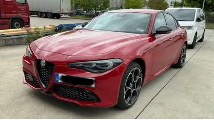 Rot Gebraucht 2024 Alfa Romeo Giulia Competizione Limousine | 39.875 € (Superpreis)