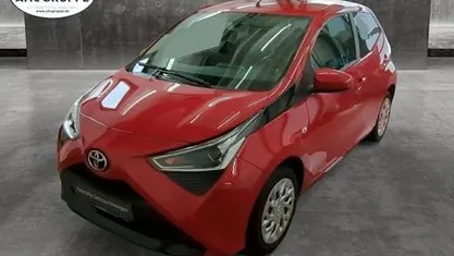 Rot Gebraucht 2021 Toyota Aygo Business Edition Kleinwagen | 9.990 €