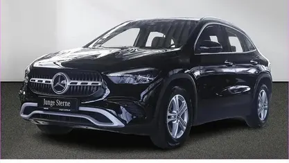 Gebraucht Mercedes GLA200 163 PS (119 kW) 2024 Unilack nachtschwarz SUV