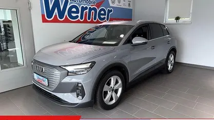 Grau Gebraucht 2022 Audi Q4 e-tron Comfort SUV | 25.180 € (Fairer Preis)
