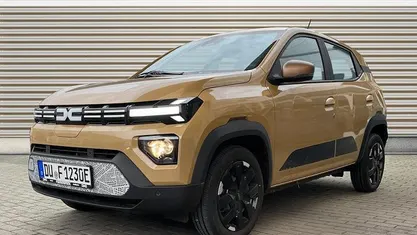 Safaribeige Gebraucht 2024 Dacia Spring Extreme Kleinwagen | 16.090 € (Fairer Preis)