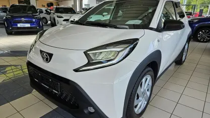 Gebraucht Toyota Aygo X 72 PS (52 kW) 2025 Schneeweiß SUV