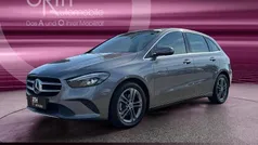 Grau Gebraucht 2019 Mercedes B200 Van / Kleinbus | 23.949 € (Fairer Preis)