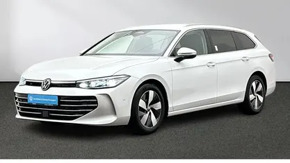 Gebraucht VW Passat Elegance 150 PS (110 kW) 2025 Oryxweiß perlmutteffekt Kombi