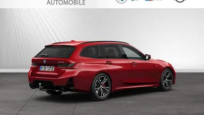 Gebraucht BMW 330e M Sport 292 PS (214 kW) 2025 Fire red metallic Kombi