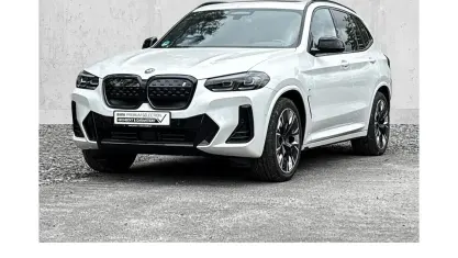 Gebraucht BMW iX3 M Sport 210 kW (286 PS) 2024 Mineralweiß SUV