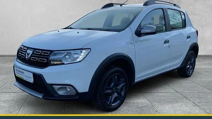 Gebraucht Dacia Sandero Celebration 90 PS (66 kW) 2018 Weiß Kleinwagen
