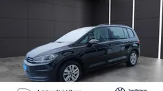 Deep black perleffekt (schwarz) Gebraucht 2022 VW Touran Comfortline Van / Kleinbus | 28.975 € (Fairer Preis)