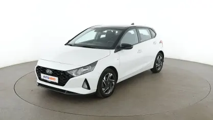 Gebraucht Hyundai i20 Trend 101 PS (74 kW) 2021 Weiß Kleinwagen