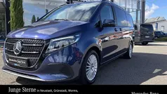 Gebraucht 2024 Mercedes V250 Style Van / Kleinbus | 62.390 € (Fairer Preis)