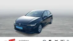 Gebraucht 2024 VW Golf VIII Life Limousine | 28.450 € (Fairer Preis)